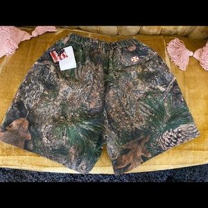 NWT Men’s Camouflage shorts. Size Small